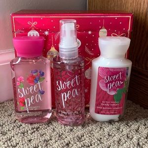 Sweet Pea Holiday Set